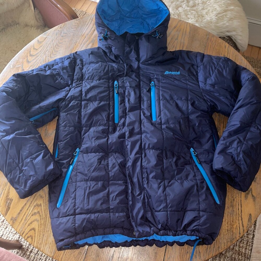 BERGANS dk blue hooded down jacket/used 2 months/Mens? L